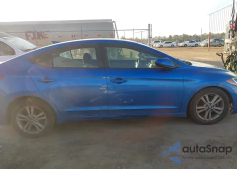 2017 Hyundai Elantra Value Edition z USA, uszkodzony, nr VIN 5NPD84LFXHH203235